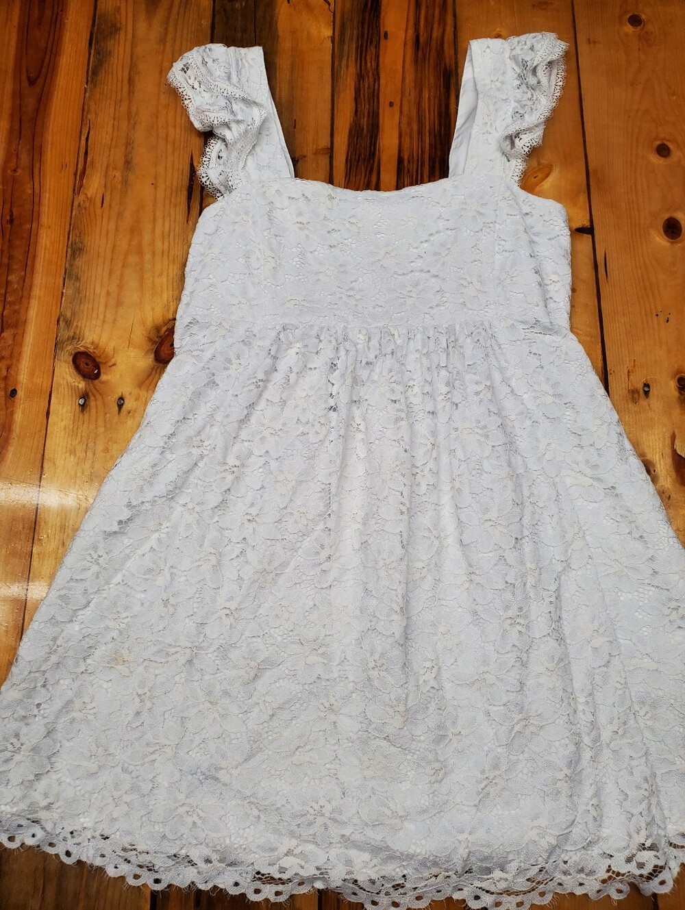 Draper James White Lace Dress Medium Flutter Strap Smocked Flare Southern